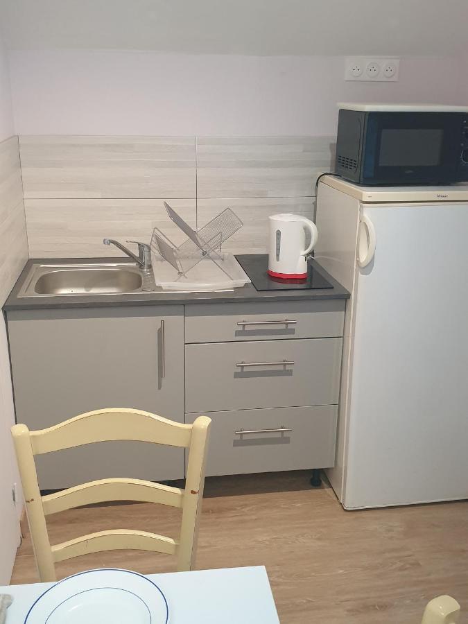 Les Geraniums Sullylois Apartment Екстериор снимка