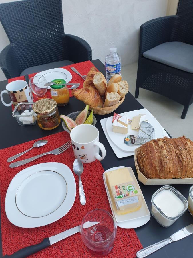 Les Geraniums Sullylois Apartment Екстериор снимка